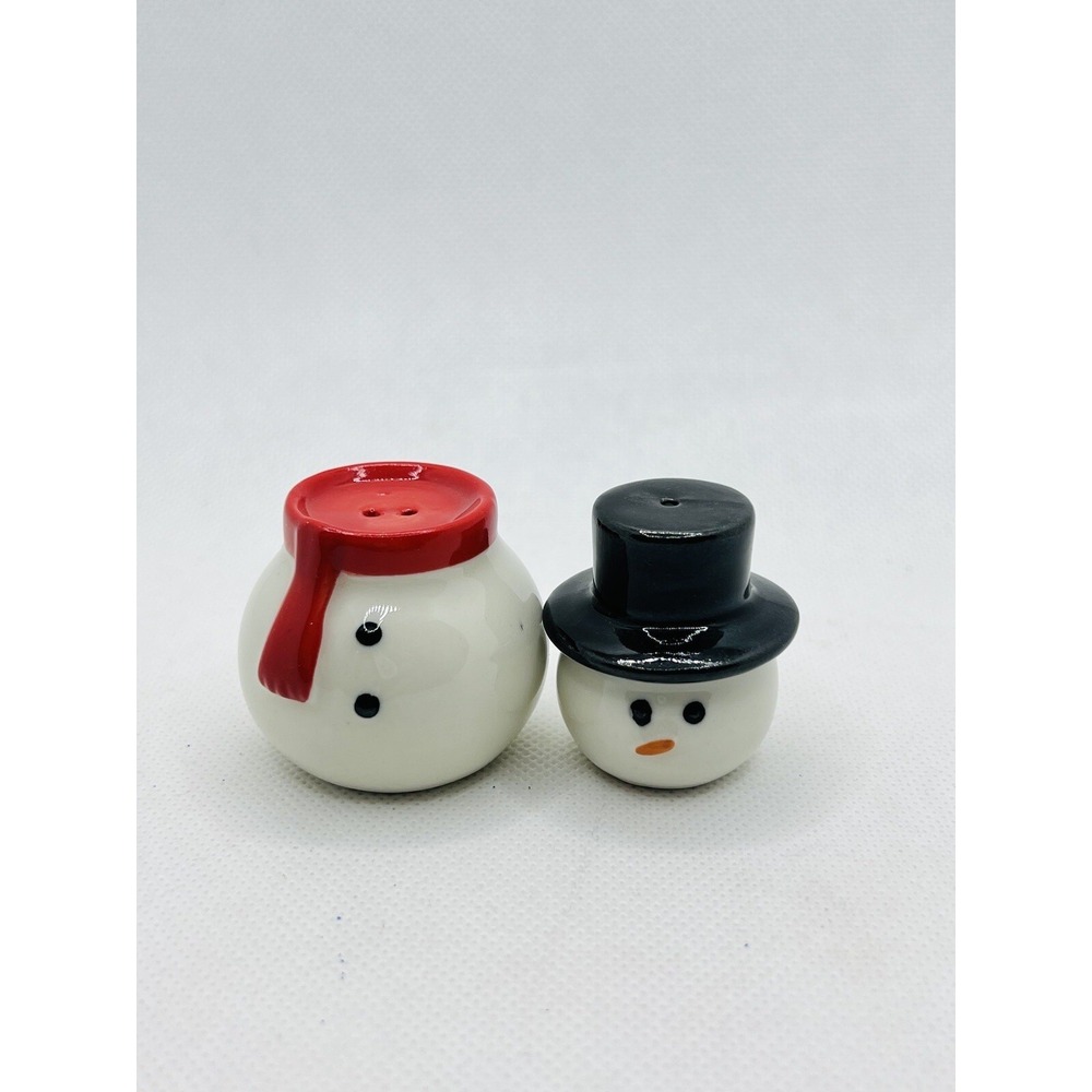 STACKING SNOWMAN ~ Salt and Pepper Shakers Holiday Table Ware Home Decor - Picture 3 of 5
